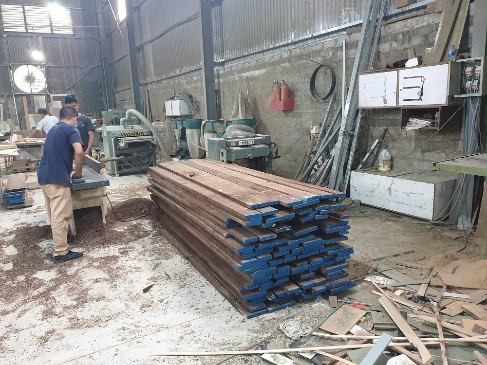 Vật liệu gỗ tự nhiên gỗ óc chó, gỗ công nghiệp chính hãng có nguồn gốc rõ ràng