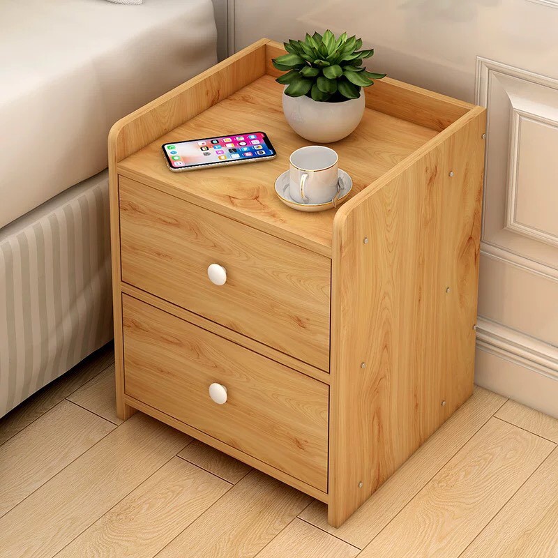 Tủ đầu giường với 2 ngăn kéo nhỏ sẽ rất tiện lợi để làm nơi lưu trữ vật dụng nhỏ, tủ thuốc,...