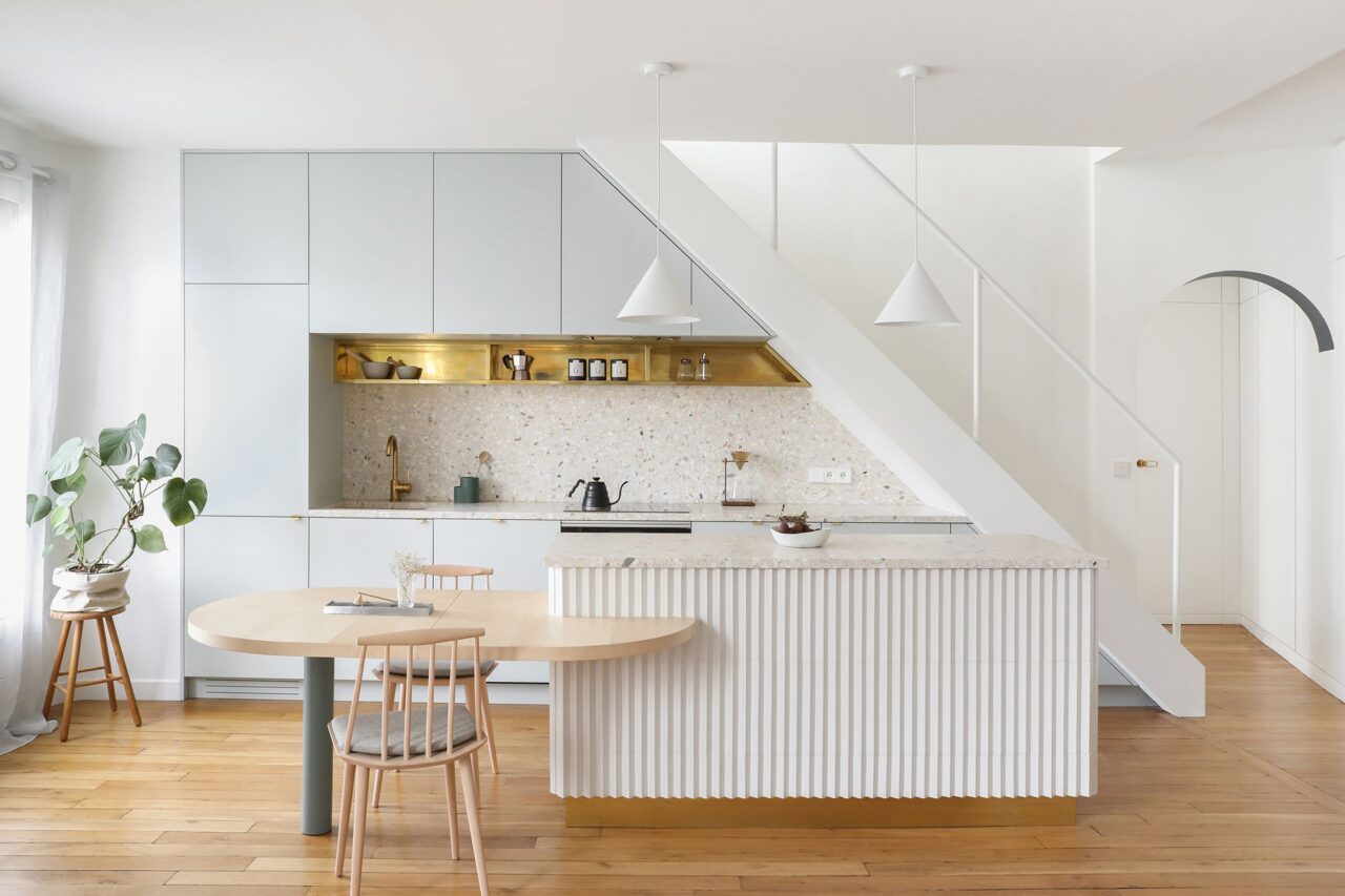 Tủ bếp gầm cầu thang giải pháp cho những ngôi nhà có diện tích khiêm tốn