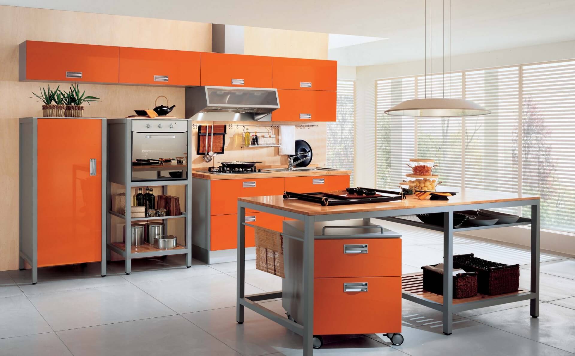 Mẫu phòng bếp với thiết kế tủ bếp màu cam hợp với người mệnh Hỏa
