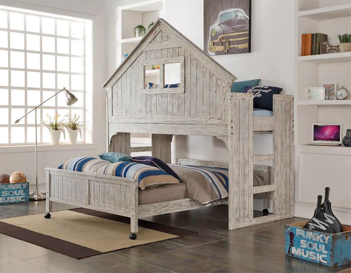 Mẫu giường tầng với thiết kế hình ngôi nhà an toàn cho bé 