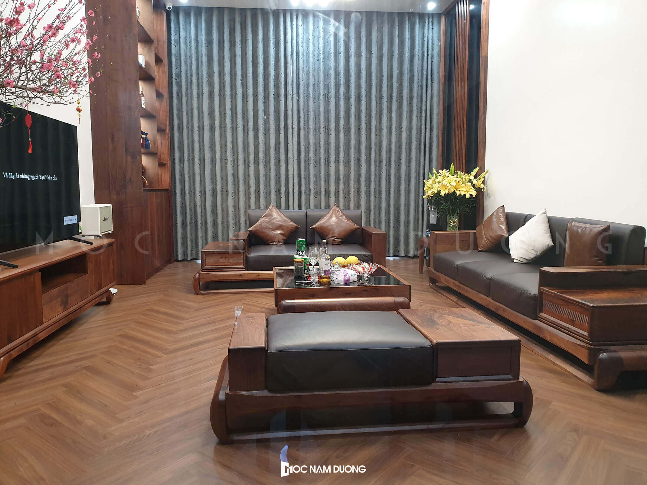 Nội thất gỗ óc chó anh Hiếu Greenbay