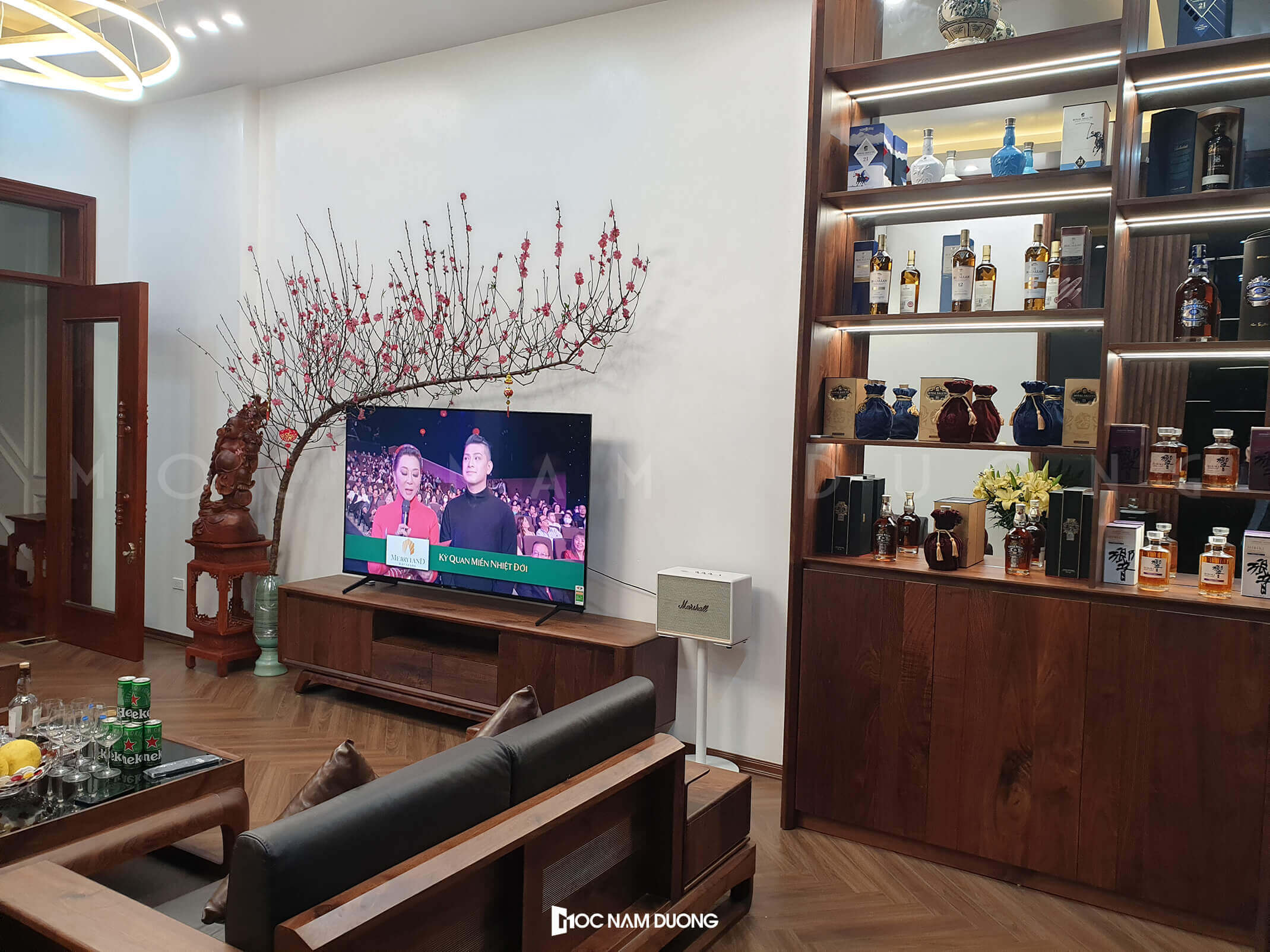 Nội thất gỗ óc chó anh Hiếu Greenbay