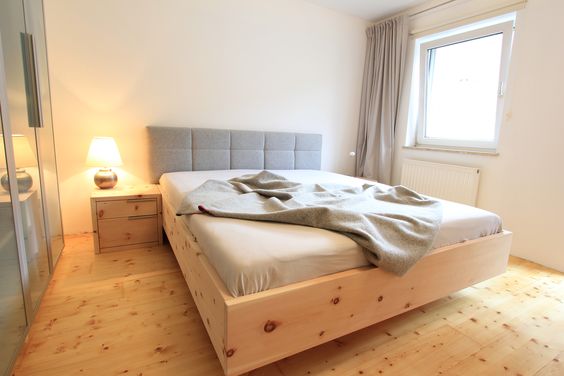 Mẫu giường bay bằng gỗ công nghiệp hiện đại