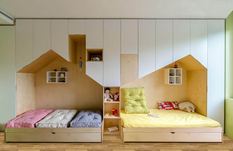 Sử dụng giường đôi giúp bé có những không gian riêng phù hợp với sở thích của bé 