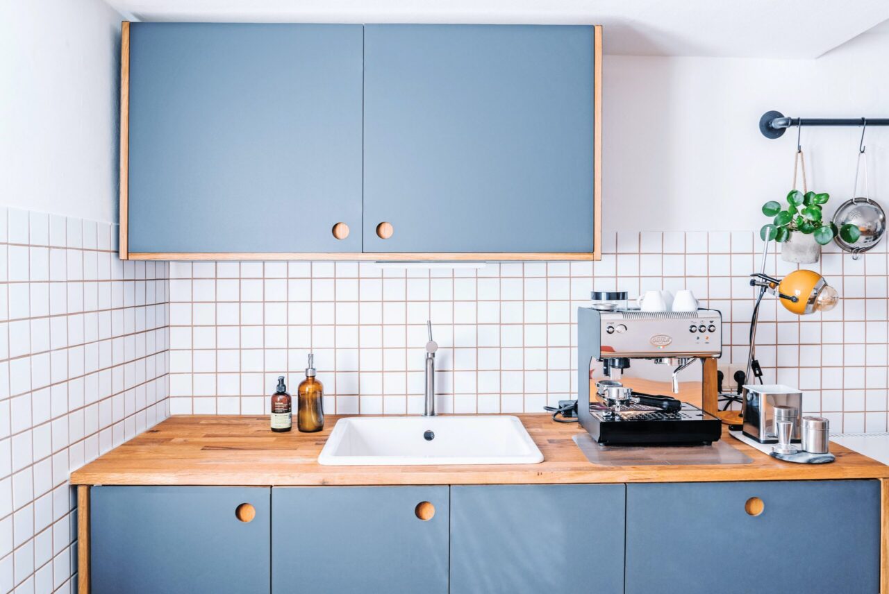 Tủ bếp treo tường dạng mini nhỏ gọn 