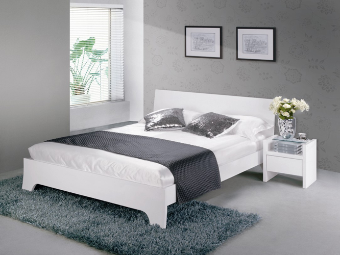 Mẫu giường ngủ gỗ công nghiệp có chân màu trắng hiện đại 