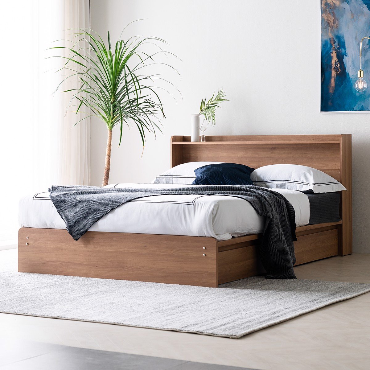 Mẫu giường ngủ gỗ sồi đẹp với khung chắc chắn