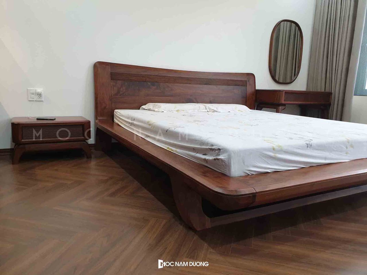 mua giường ngủ gỗ tự nhiên
